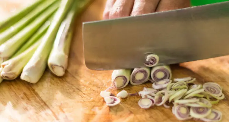 how to cut lemongrass